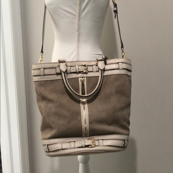 Michael Kors Kingsbury bucket purse - Picture 1 of 8